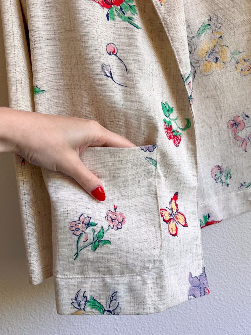 Vintage 1970s Cream Blazer With Summer Florals (M/L) - Picture 9 of 14